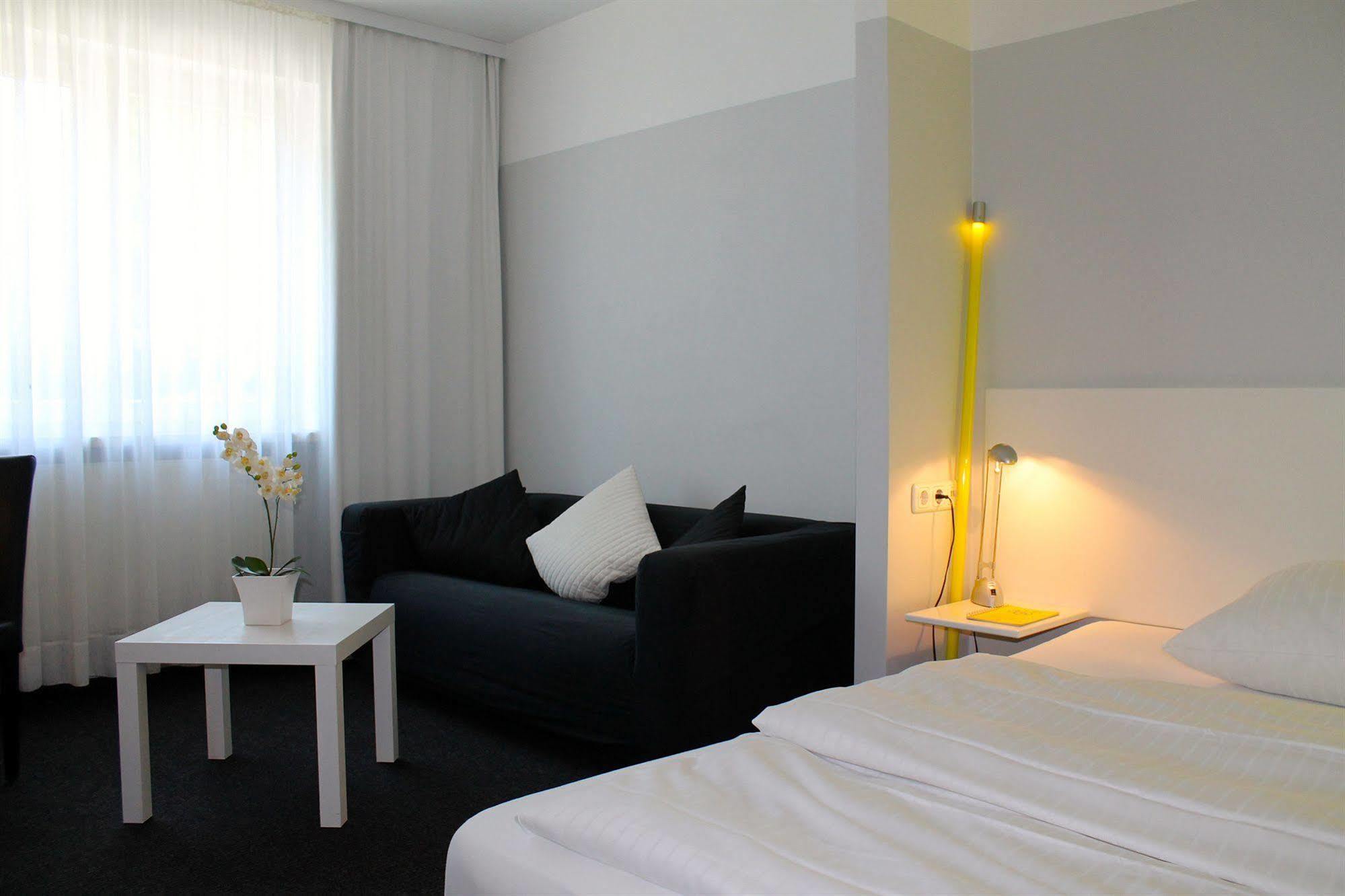 Hotel U. + Apartments Мильгейм-на-Руре Экстерьер фото